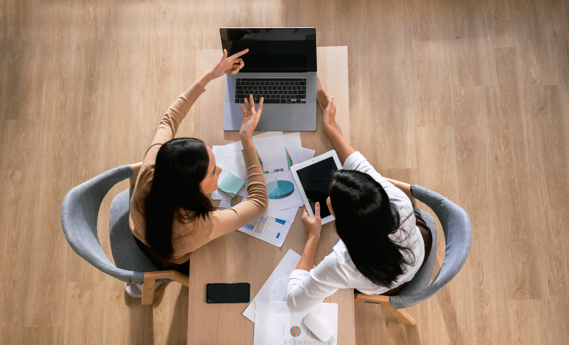 Cloud synchronization between Google Workspace and mobile devices